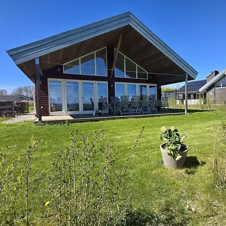 Modernes-ferienhaus-mit-meerblick-in-strandnaehe 度假居 *