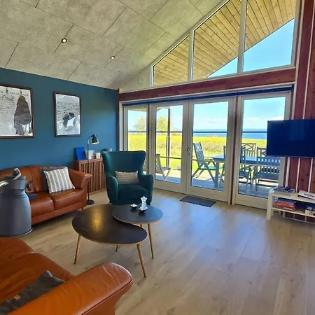 Modernes-ferienhaus-mit-meerblick-in-strandnaehe 度假居