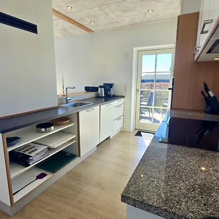 Holiday home Modernes-ferienhaus-mit-meerblick-in-strandnaehe *