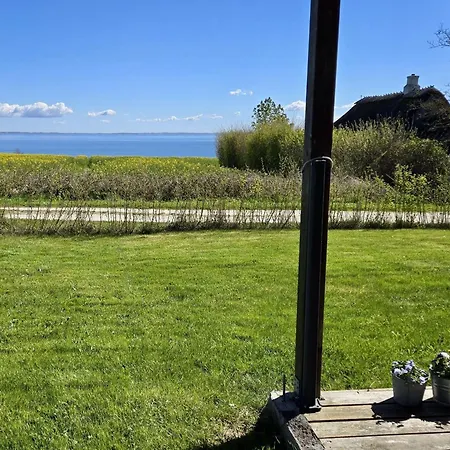 Modernes-ferienhaus-mit-meerblick-in-strandnaehe 度假居 *